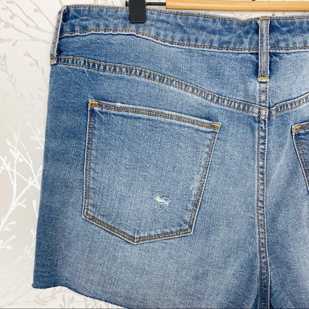 UNIVERSAL THREAD High-Rise Shortie Jean Shorts 16